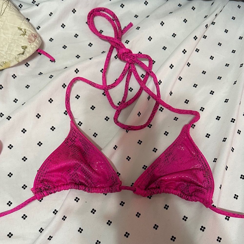 Vibrant neon Pink Bikini Set - Picture 2 of 3